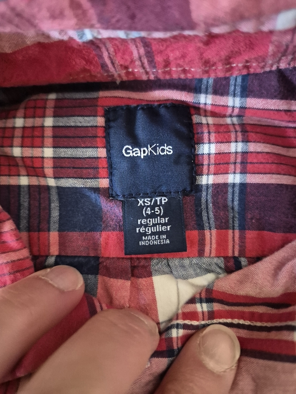 Boys Size 4/5 GAP Red Plaid Button-Down Shirt - Picture 2 of 3